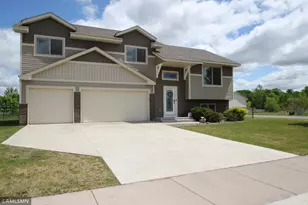 37621 Hawthorne Ave, North Branch, MN 55056 - Photo 1