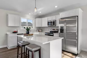 2009 Goldenray Dr, Faribault, MN 55021 - Photo 11