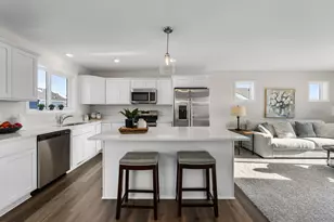 2009 Goldenray Dr, Faribault, MN 55021 - Photo 9