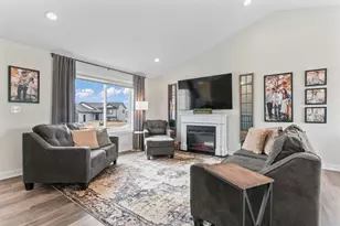 1608 Sugar Ave, Pine Island, MN 55963 - Photo 5