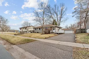 950 Blackoaks Ln, Anoka, MN 55303 - Photo 3