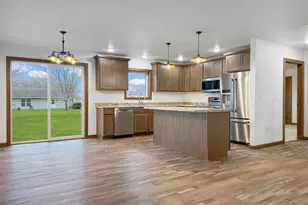 122 2nd St E, Tracy, MN 56175 - Photo 9
