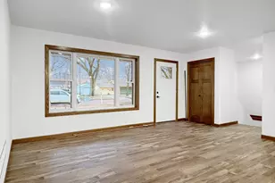122 2nd St E, Tracy, MN 56175 - Photo 3