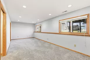 3217 Meadowbrook Pl, Woodbury, MN 55125 - Photo 35