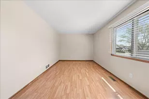 1604 Helmo Ave N, Oakdale, MN 55128 - Photo 17