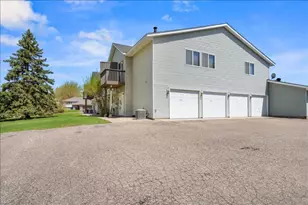 1604 Helmo Ave N, Oakdale, MN 55128 - Photo 3