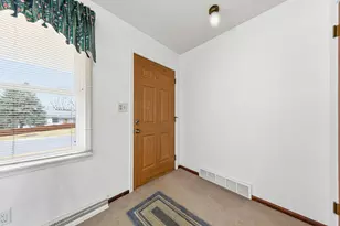 2123 Fox Pl, Mendota Heights, MN 55120 - Photo 5