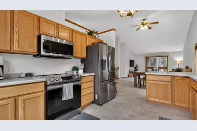 305 Arbor Hills Circle, Eau Claire, WI 54703 - Photo 5