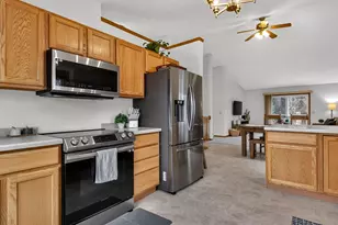 305 Arbor Hills Circle, Eau Claire, WI 54703 - Photo 5