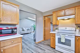 6221 Townsview Ln SE, Rochester, MN 55904 - Photo 11