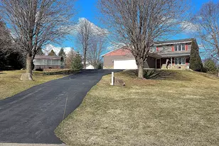 6221 Townsview Ln SE, Rochester, MN 55904 - Photo 3