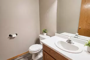 6221 Townsview Ln SE, Rochester, MN 55904 - Photo 23