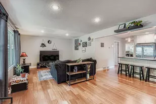 3142 Grimes Ave N, Robbinsdale, MN 55422 - Photo 3