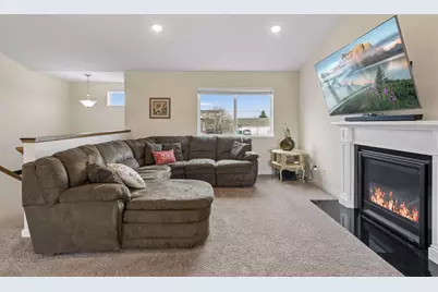 1192 Farmers Lane, Belle Plaine, MN 56011 - Photo 3