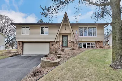 49 16th Avenue SW, New Brighton, MN 55112 - Photo 3