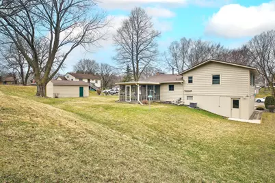 305 12th Street SE, Waseca, MN 56093 - Photo 5