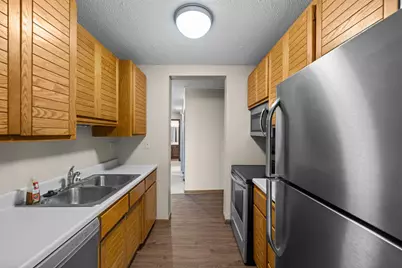 1181 Edgcumbe Road #1712, Saint Paul, MN 55105 - Photo 5