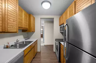 1181 Edgcumbe Rd, Saint Paul, MN 55105 - Photo 5