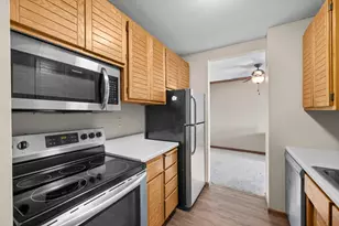 1181 Edgcumbe Rd, Saint Paul, MN 55105 - Photo 9