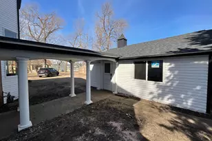 321 7th St SW, Willmar, MN 56201 - Photo 7