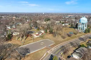 2460 E Meadow Dr, North Saint Paul, MN 55109 - Photo 61