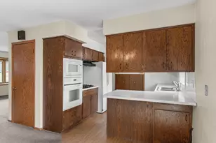 2460 E Meadow Dr, North Saint Paul, MN 55109 - Photo 11