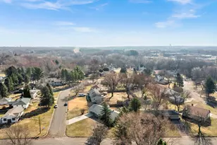 2460 E Meadow Dr, North Saint Paul, MN 55109 - Photo 63