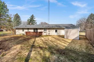 2460 E Meadow Dr, North Saint Paul, MN 55109 - Photo 51