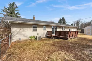 2460 E Meadow Dr, North Saint Paul, MN 55109 - Photo 53
