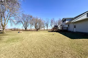 33210 810th St, Brewster, MN 56119 - Photo 9