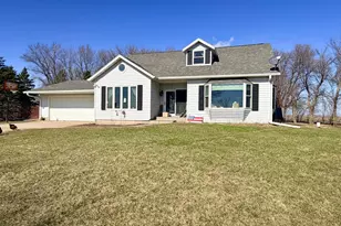 33210 810th St, Brewster, MN 56119 - Photo 5