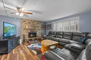 6972 Hickory Dr NE, Fridley, MN 55432 - Photo 5