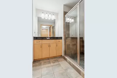 215 10th Avenue S #533, Minneapolis, MN 55415 - Photo 23