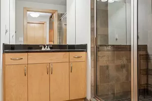 215 10th Ave S, Minneapolis, MN 55415 - Photo 23