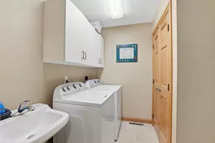 219 Main St E, Clarks Grove, MN 56016 - Photo 17