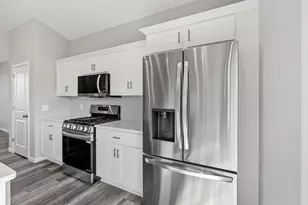 811 Fox River Rd, Somerset, WI 54025 - Photo 9