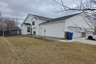 814 Woodbridge Cir, Dilworth, MN 56529 - Photo 1