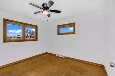 1479 Winthrop Street N, Saint Paul, MN 55119 - Photo 17