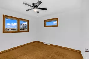 1479 Winthrop St N, Saint Paul, MN 55119 - Photo 17