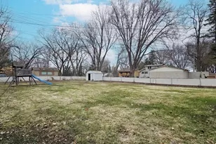 1479 Winthrop St N, Saint Paul, MN 55119 - Photo 33