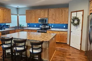 10551 Lanesboro Way, North Branch, MN 55056 - Photo 7