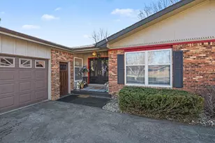 902 6th Ave SE, Pipestone, MN 56164 - Photo 3