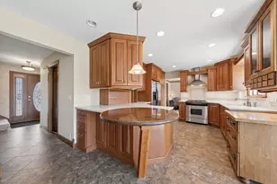 4363 Bramblewood Ave, Vadnais Heights, MN 55127 - Photo 9