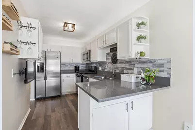 817 Evergreen Circle, Burnsville, MN 55337 - Photo 3