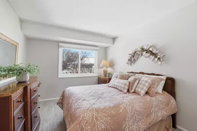 817 Evergreen Circle, Burnsville, MN 55337 - Photo 9