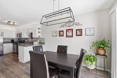 817 Evergreen Circle, Burnsville, MN 55337 - Photo 5