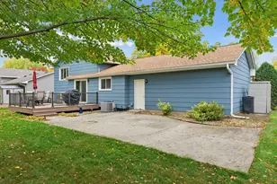 13793 89th Pl N, Maple Grove, MN 55369 - Photo 3