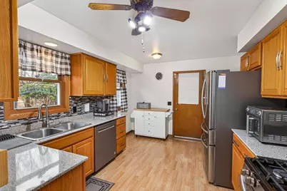 2700 64th Avenue N, Brooklyn Center, MN 55430 - Photo 7