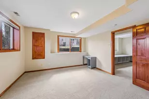 9118 Victoria Dr, Eden Prairie, MN 55347 - Photo 31