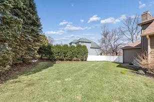 9118 Victoria Dr, Eden Prairie, MN 55347 - Photo 39